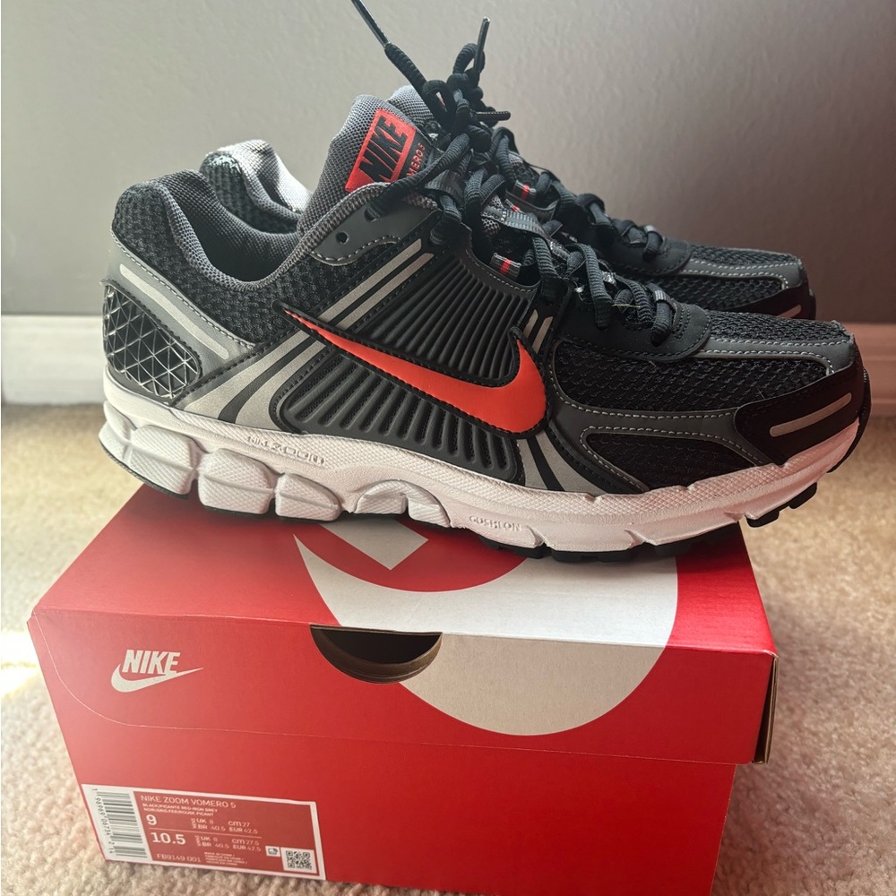 Nike Vomero 5
